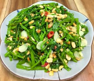 Nộm rau muống chay nhiều đạm
